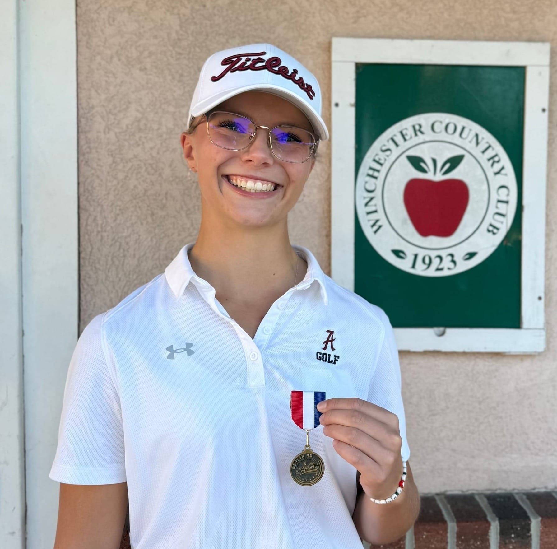 Baxter Wins Region 4D Title; Three Area Golfers Advance to State