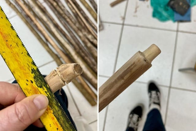 Uma colagem de duas fotos. Na esquerda, uma mão segura uma pequena serra amarela na ponta de uma vara de madeira onde a escultura do pé do berimbau começou. Na direita, o pé polido e acabado do berimbau.