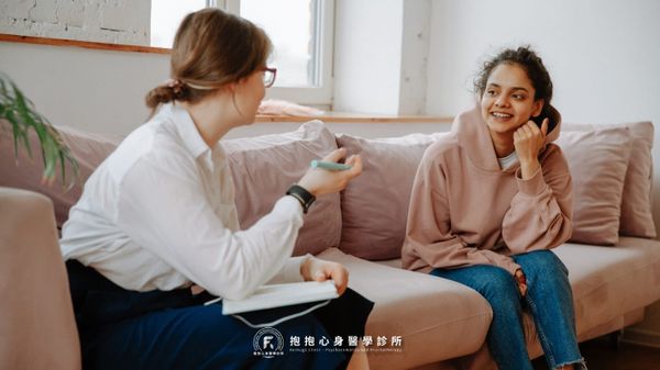 心理諮商跟心理治療差異為何？3 分鐘了解流程、費用及管道！
