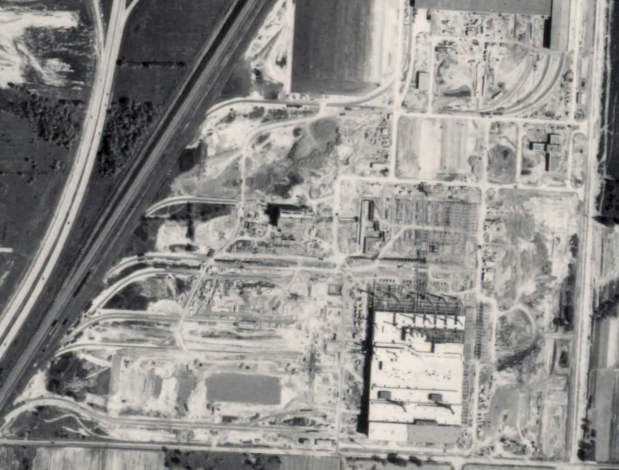 East lot with Ford Motor Company just north. c. 1950s Source: ARCGIS Cleveland Historic Maps