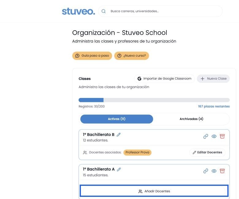 Botón Añadir Docentes dentro de una clase, marcado en azul