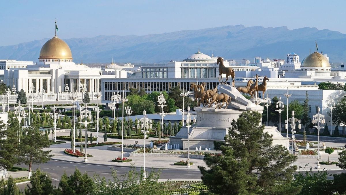 Türkmenistan’ın 2026 Vizyonu ve Kontrollü Açılımı
