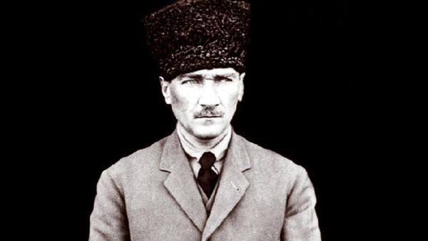 Neden Bazı Kesimler Atatürk’e ve Atatürk Değerlerine Saldırıyor?