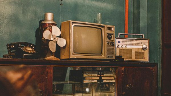 Fernsehen, Uzak Görmek ve Televizyon