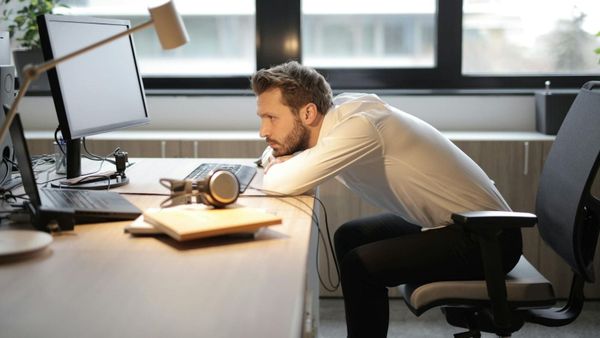 Spor Yapıyoruz Ama Gün Boyu Oturuyoruz. Sonuçta Ne Oluyor?