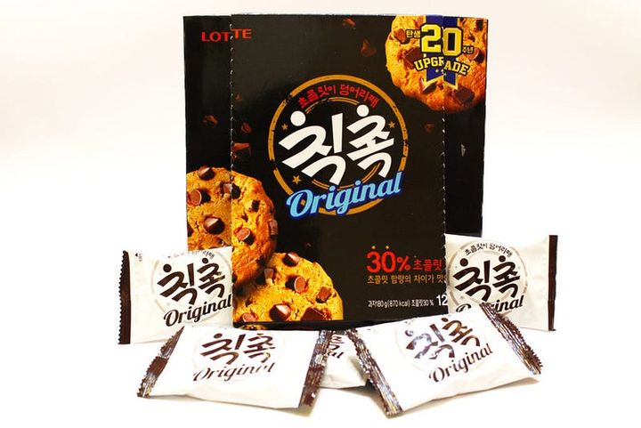 [快遞先生零食開箱] 給你滿滿的巧克力豆，韓國樂天 LOTTE 巧克力曲奇餅乾！