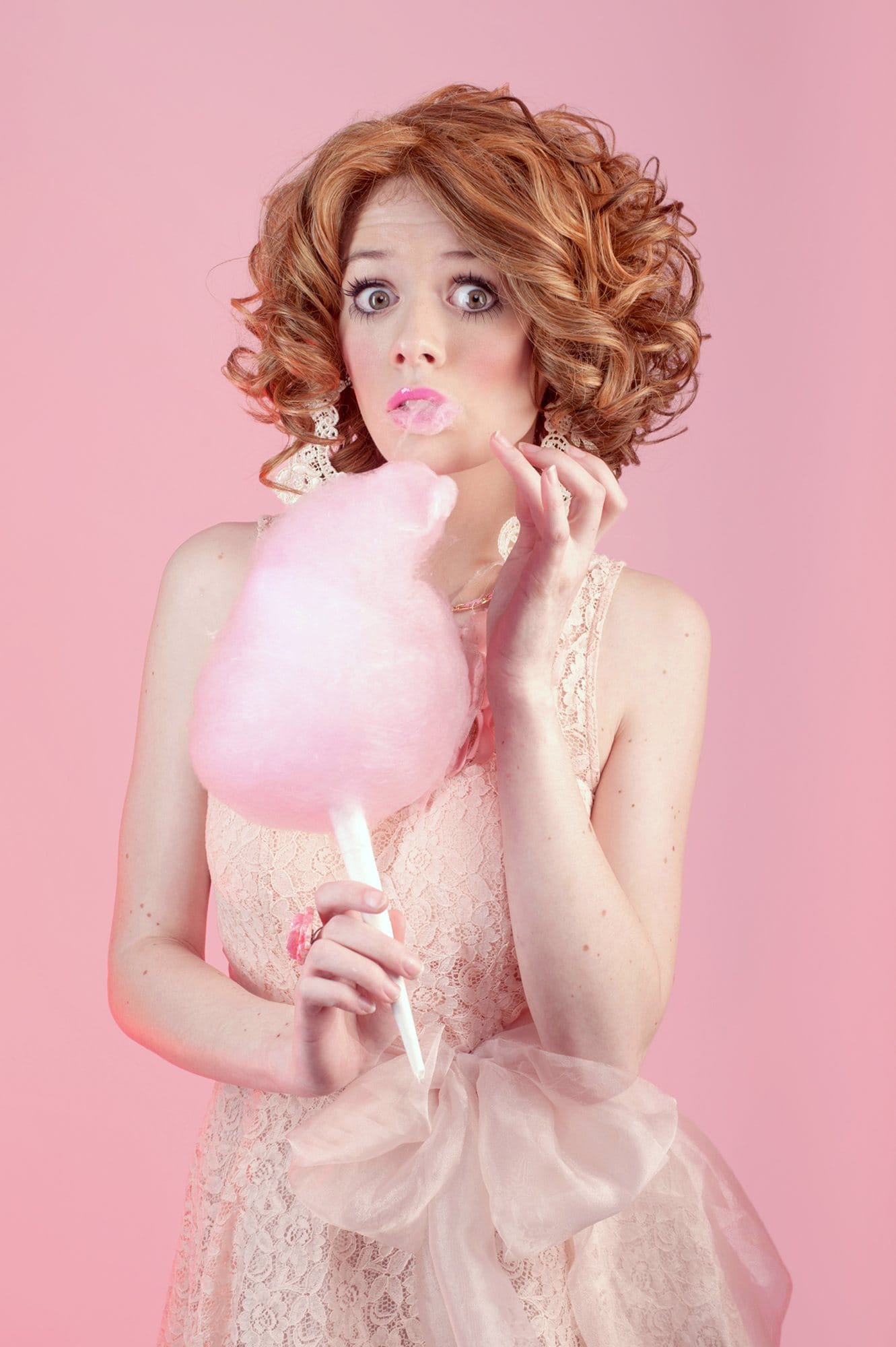 Retro pin-up with pink cotton candy
