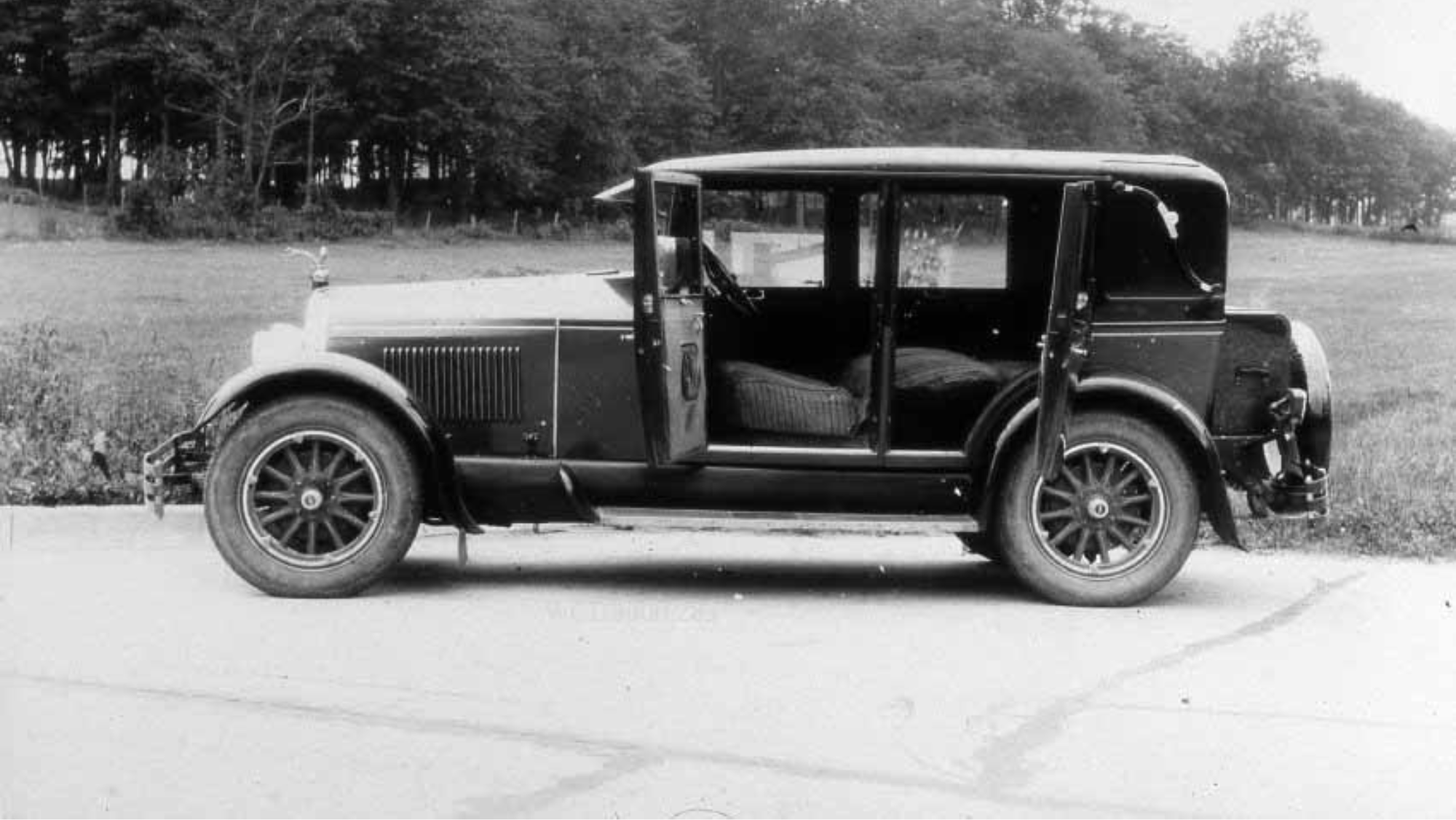 Model of a well designed Kissel Kar, made in Hartford, Wisconsin