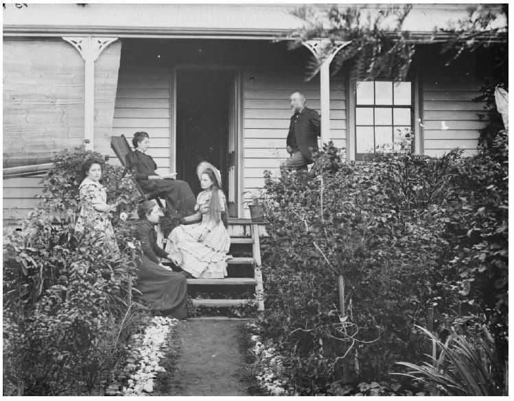 How to keep house – and build community – while drowning