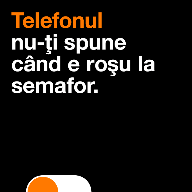 18_RO_Using_phone_as_a_pedestrian_620x620