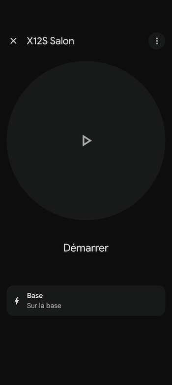 apture d'écran de l'application Google Home montrant l'écran de démarrage du nettoyage X12S Salon, avec bouton lecture central et statut de la base