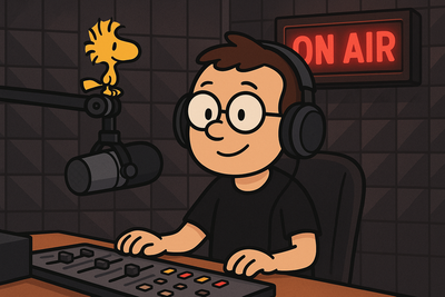 Un animateur radio avec Woodstock apprend à parler dans un micro sans tic de langage