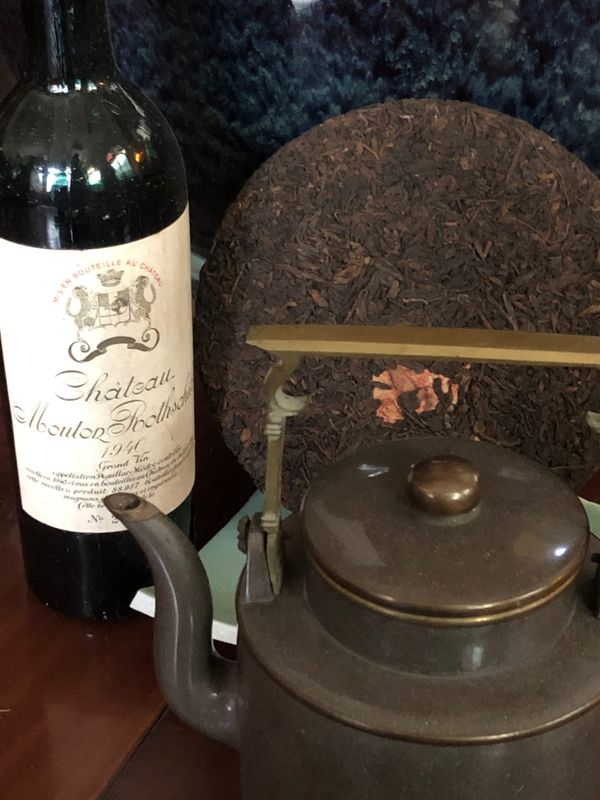 Tea & Wine: How Wine Lovers Can Master Tea Tasting with Sommelier Skills