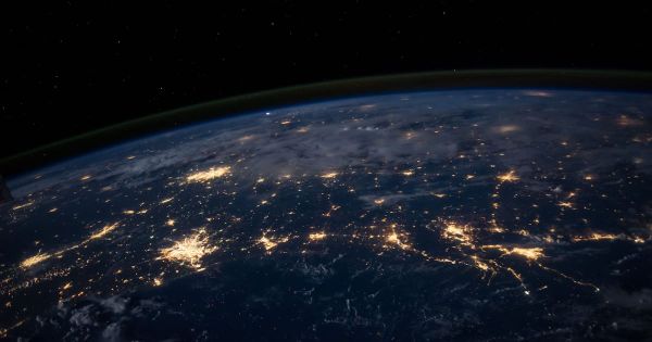 Flat the World｜OPTIが目指す「世界をフラットにする」という使命