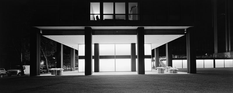 <i>Untitled #8 (Chicago), </i>2004<i><br /></i>Iris Print<br />16 x 41 inches (40.6 x 104.1 cm); 26 x 51 inches (67.3 x 130.8 cm) framed<br />Edition of 5 + 2AP