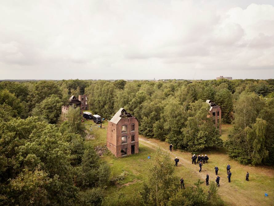 Crailo—N-Holland, Aug. 25, 2010. Practicing an area-evacuation simulation as part of Advanced Riot Police Training.