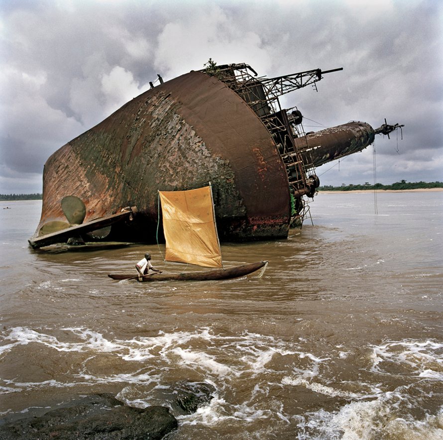 Untitled, Liberia, 2005, Digital C-print, © Tim Hetherington, Courtesy Yossi Milo Gallery, New York