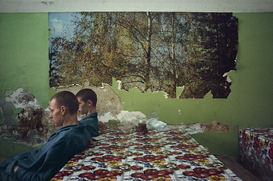 Réfectoire, Moscou, 1995
C-Print
© Lise Sarfati, Courtesy Yossi Milo Gallery, New York