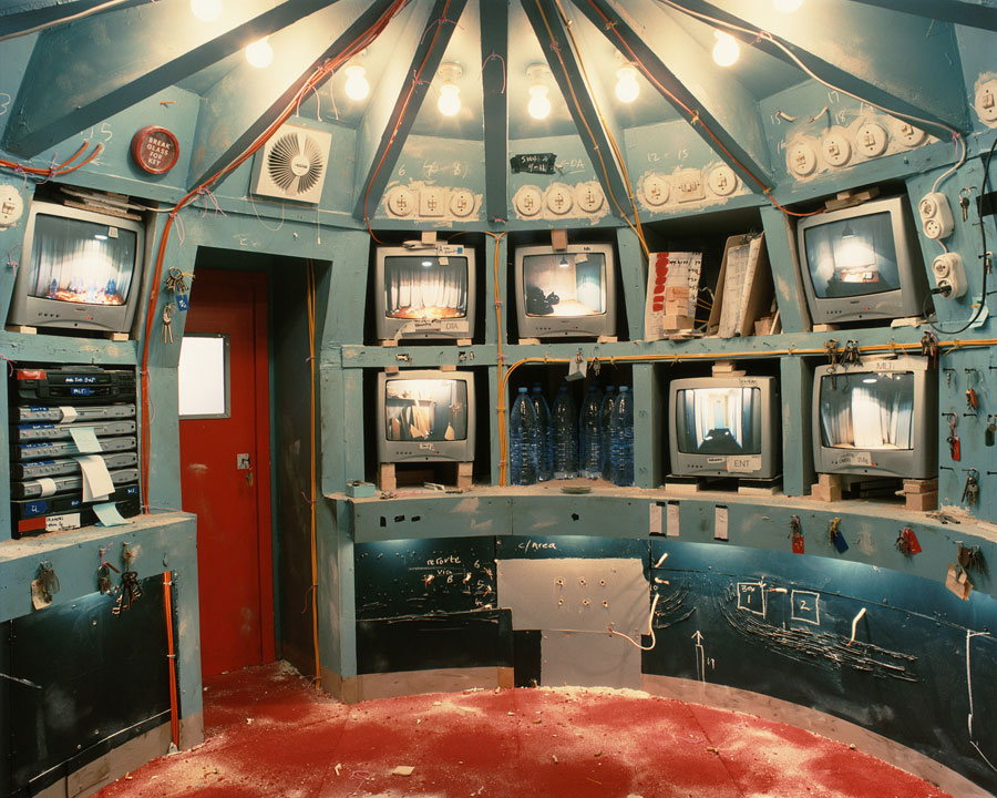 Building, 2006. Diasec mounted c-type print. 120 x 150 cm. Edition of five.