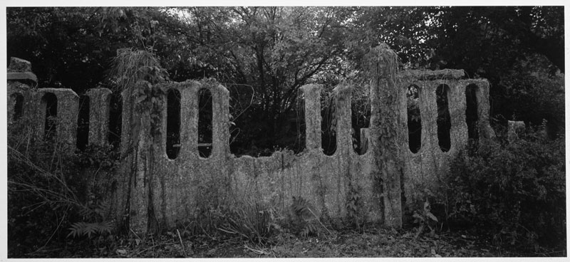 <i>Untitled #9 (St. Louis), </i>1999—2000<i><br /></i>Iris Print<br />16 x 41 inches (40.6 x 104.1 cm); 26 x 51 inches (67.3 x 130.8 cm) framed<br />Edition of 5 + 2AP