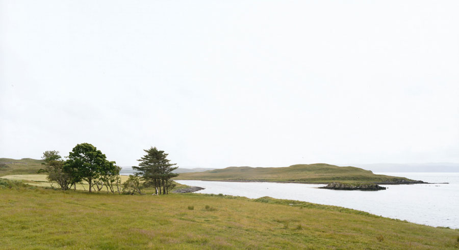 Cuidrach, Isle of Skye, 2007 
From the series Horizons 
Chromogenic Color Print 
© Sze Tsung Leong, Courtesy Yossi Milo Gallery, NYC 
