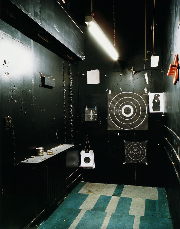 Close Range, 2006. Diasec mounted c-type print. 190 x 150 cm. Edition of five.