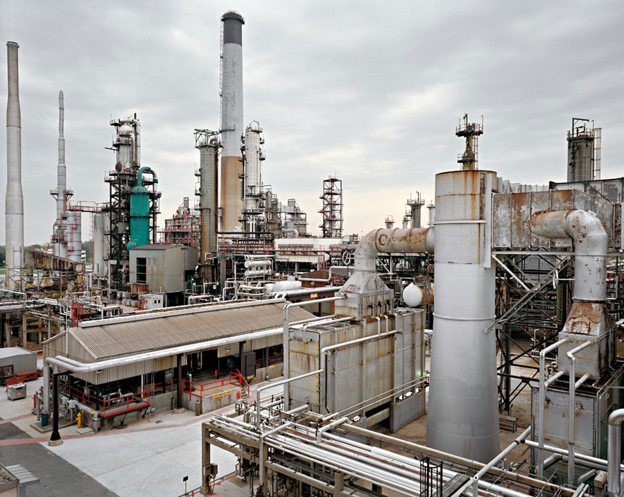 Oil Refineries #12<br />
Oakville, Ontario, Canada, 1999