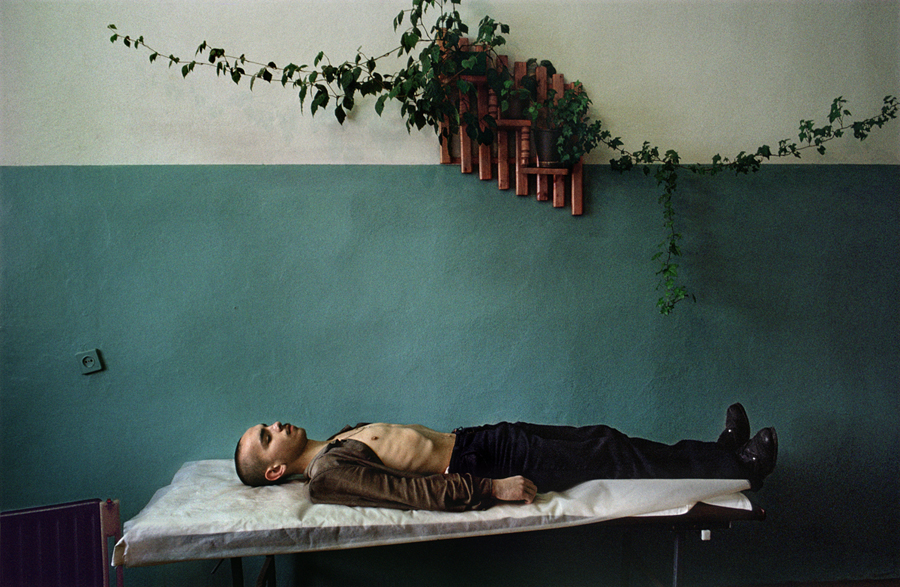 Ikcha, 1995
C-Print
© Lise Sarfati, Courtesy Yossi Milo Gallery, New York