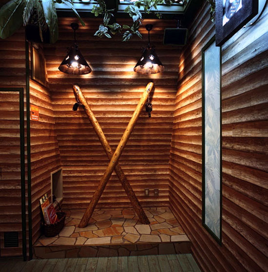 Jungle Room, Hotel Loire, Osaka 2004