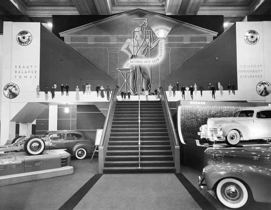 For its 40th anniversary at the 1939 New York Auto Show, the Automobile Manufacturers Association created a wall-sized mural of the Parthenon at the show entrance.