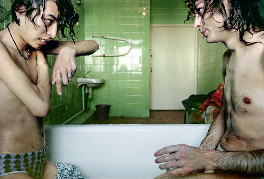 Aza & Alexandra #2, Moscou, 1992
C-Print
© Lise Sarfati, Courtesy Yossi Milo Gallery, New York