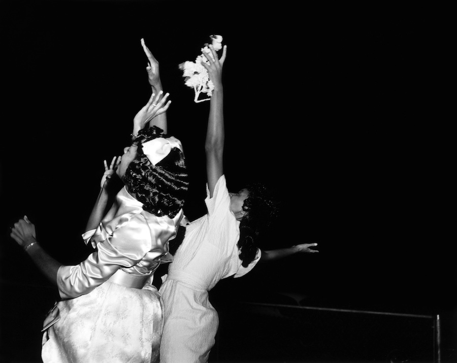 Alonzo Jordan
Catching the Wedding Bouquet, 1950s
© 1996 Documentary Arts, Inc.