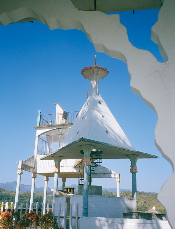 Turret on roof of El Castillo (Margaret Hooks, 2006)