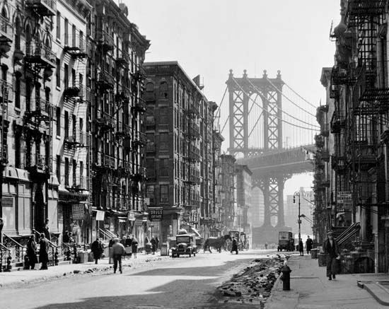 Pike between Henry and Madison Streets, 1936
