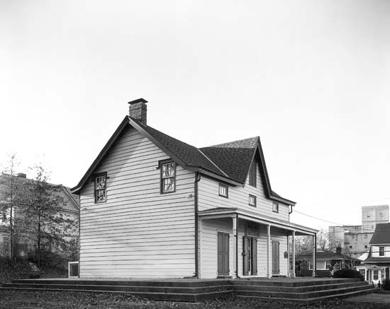 Garibaldi Memorial, 1998