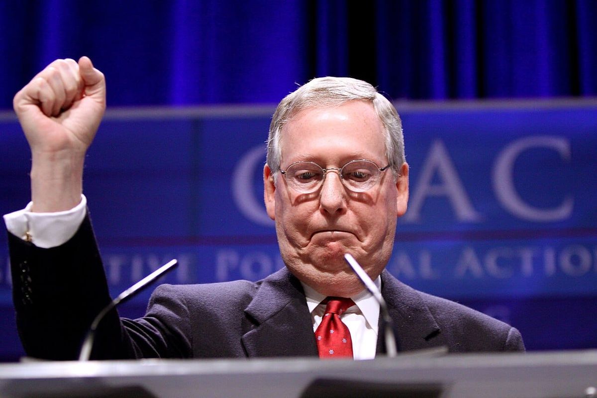 Elizabeth Warren got shut down by a Senate rule from 1903