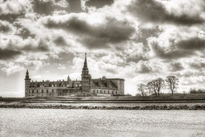 Rosencrantz and Guildenstern Are Wed