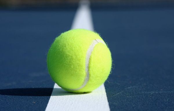 Você sabe como são feitas as bolas de tênis?