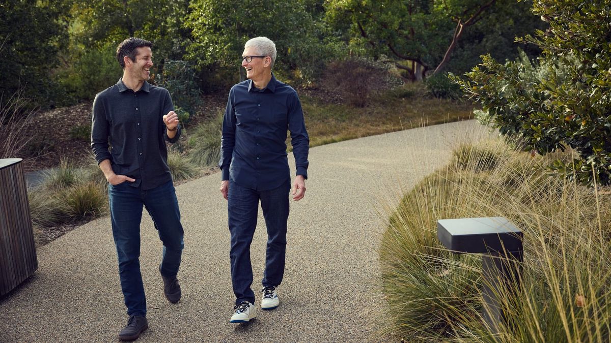 Tim Cook set to step down as CEO September 1