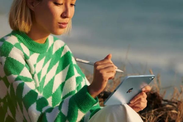 iPad mini, MacBook Air, iPad Air to get OLED display soon