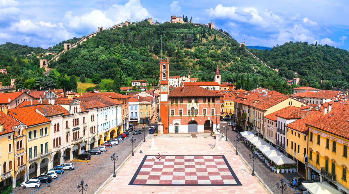 (Principiante) Marostica: il paese degli scacchi viventi