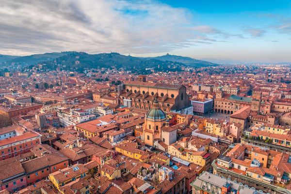 (Avanzato) Il New York Times scopre Bologna. Ma la conosce davvero?