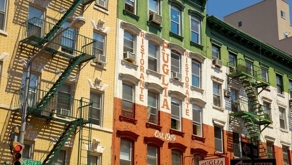 (Fluente) Il sindaco di New York contro Little Italy