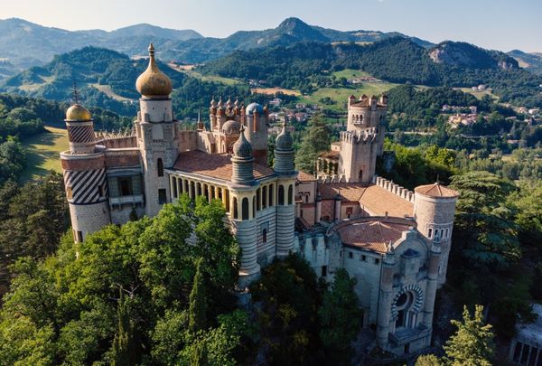 (Intermedio) La Rocchetta Mattei: il castello delle fiabe sull'Appennino bolognese