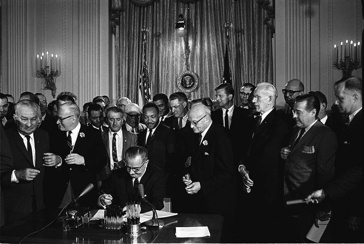 Cecil Stoughton, White House Press Office (WHPO) via Wikimedia Commons (Public domain)