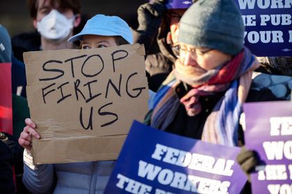 Trump Cuts Minimum Wage Protections for Federal Contractors