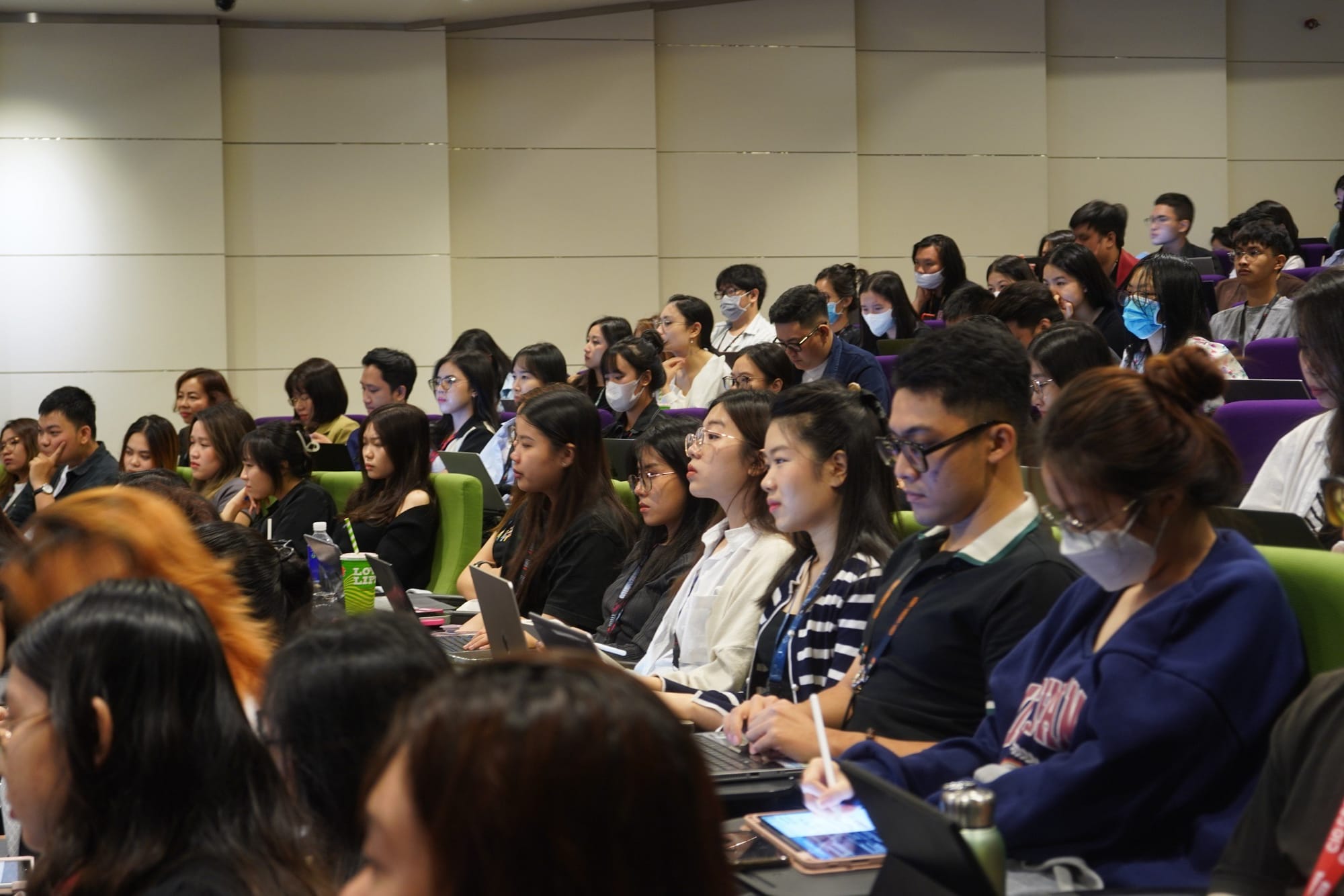 Sinh viên RMIT tham dự sự kiện Empowering HERpreneurship. Ảnh: RMIT Việt Nam