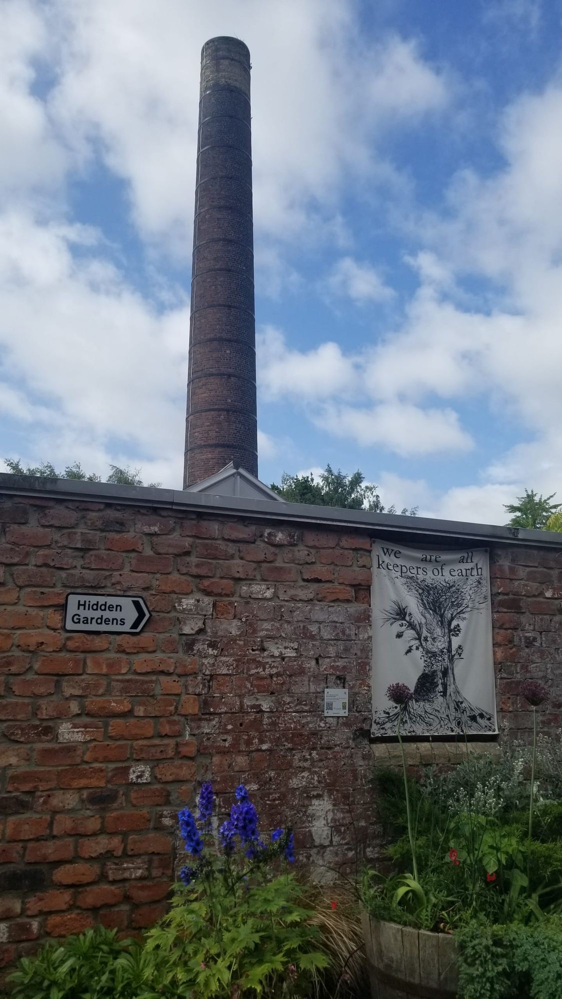 Exploring Glasgow on Foot to Discover the Challenges and Successes of Community Tourism Across the City