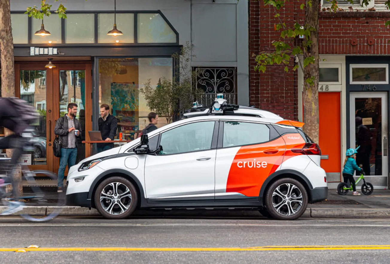 La General Motors stacca la spina a Cruise, la sua azienda di robotaxi a guida autonoma
