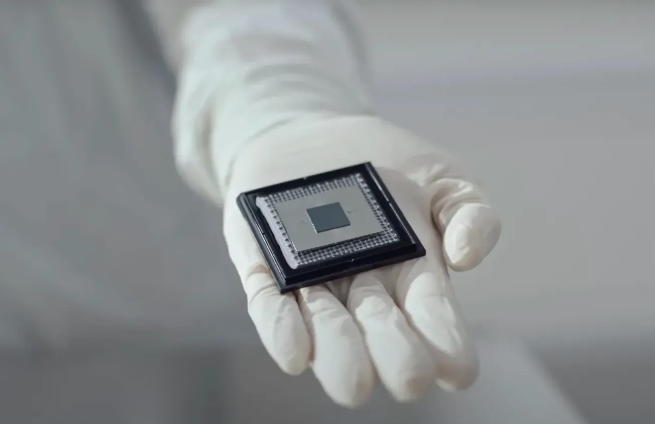 Google svela chip di calcolo quantistico con risultati "rivoluzionari"